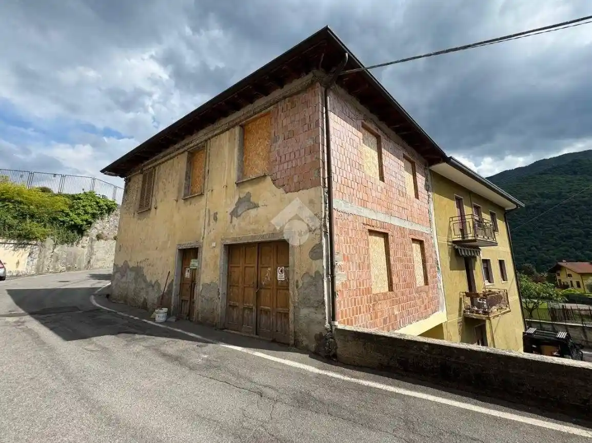 Rustico - Casale in vendita a Endine Gaiano