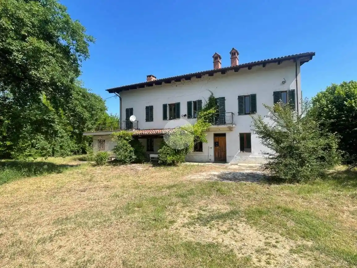 Casa indipendente in vendita a Azzano d'Asti