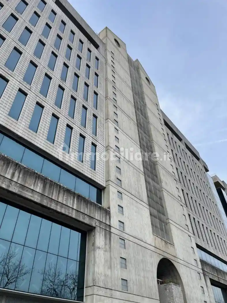 Palazzo - Edificio in vendita a Segrate