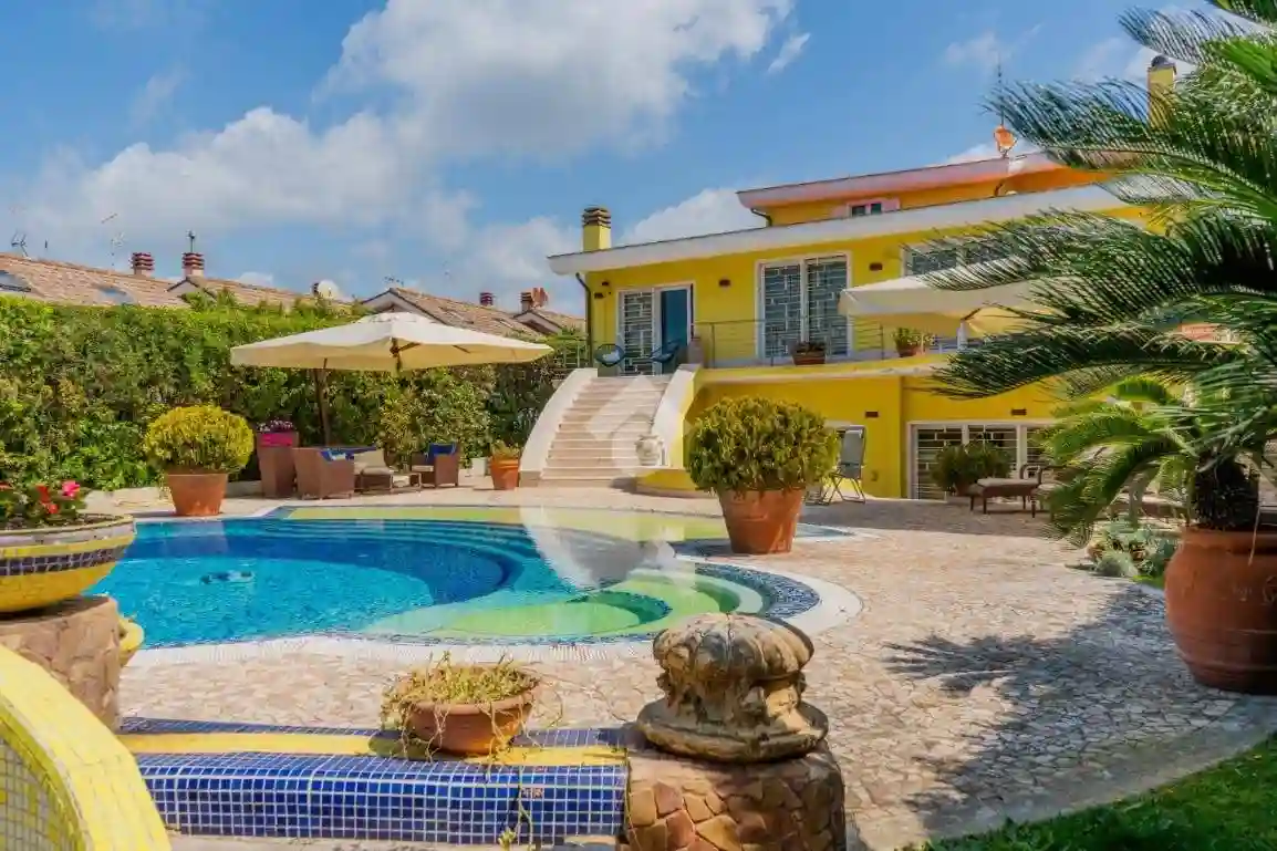 Villa - foto 2
