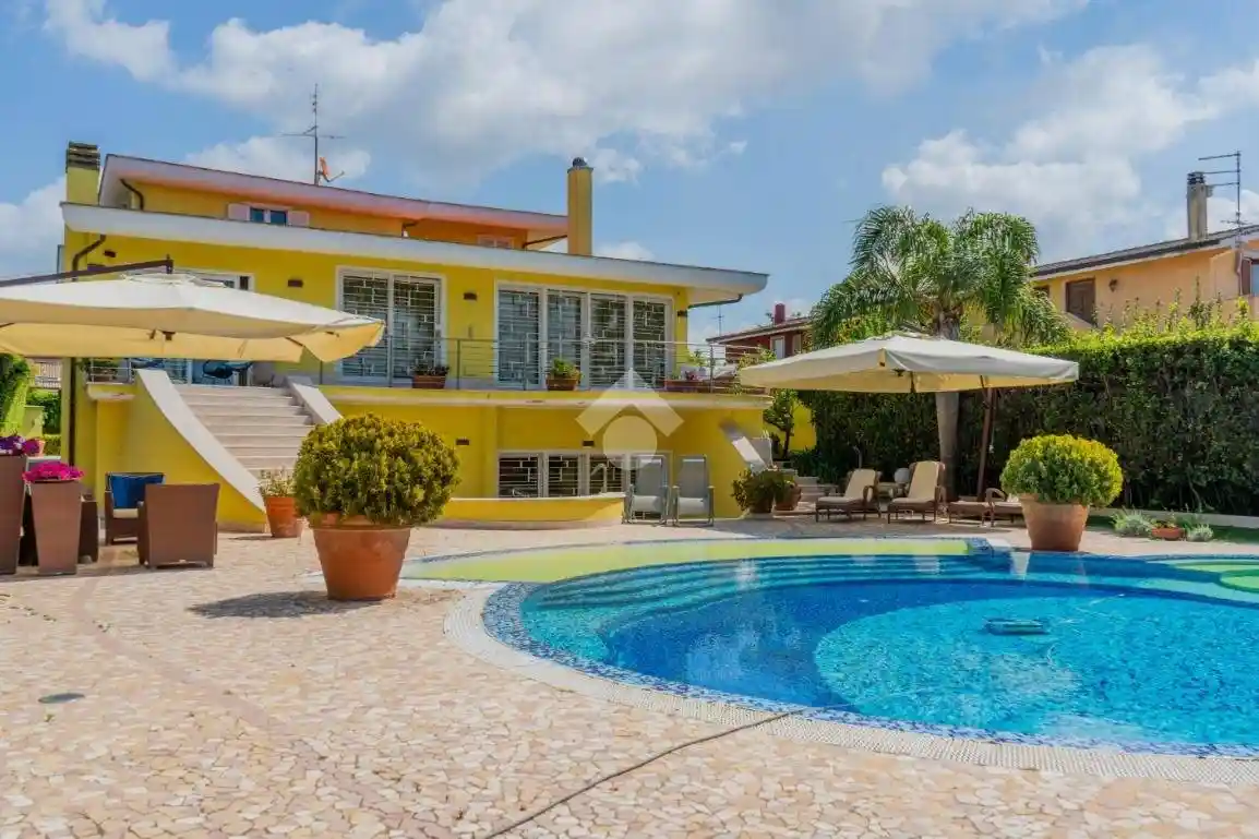 Villa in vendita a Ardea