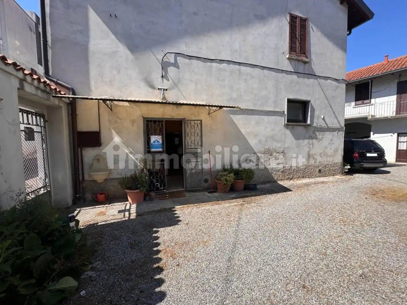 Appartamento in vendita a Carugo