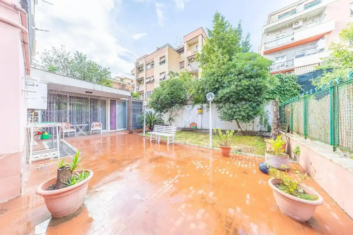 Appartamento in vendita a Roma