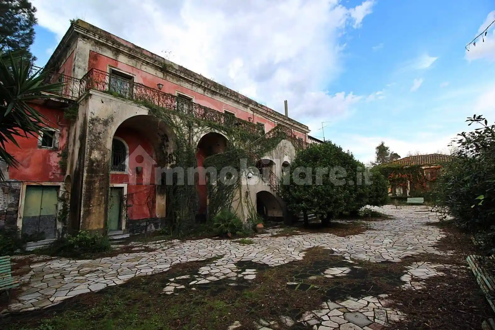Palazzo - Edificio in vendita a Giarre