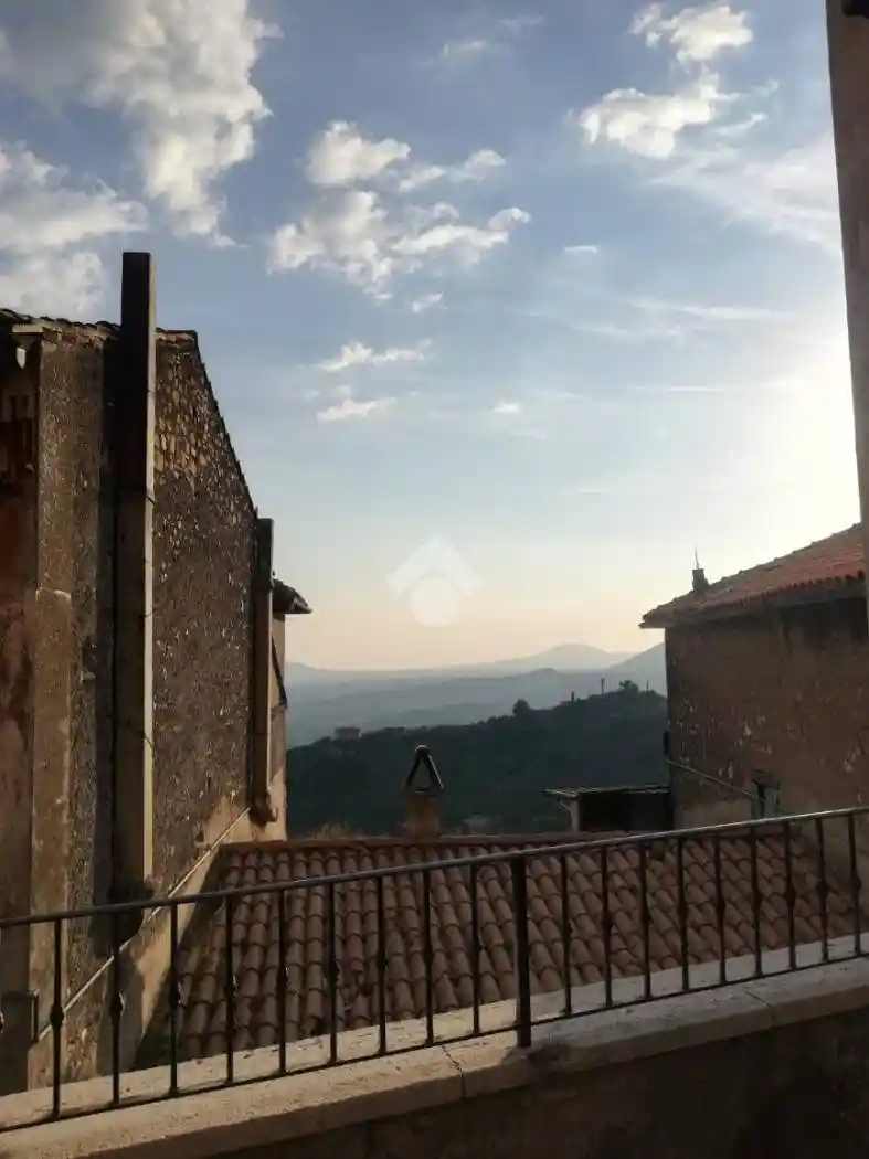 Appartamento in vendita a Olevano Romano