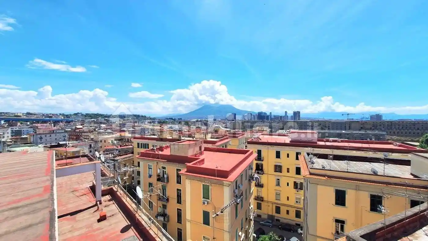 Appartamento in vendita a Napoli