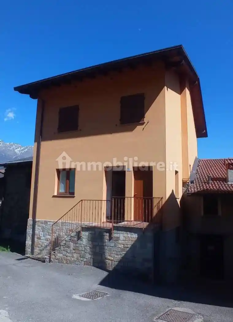 Casa indipendente in vendita a Malonno