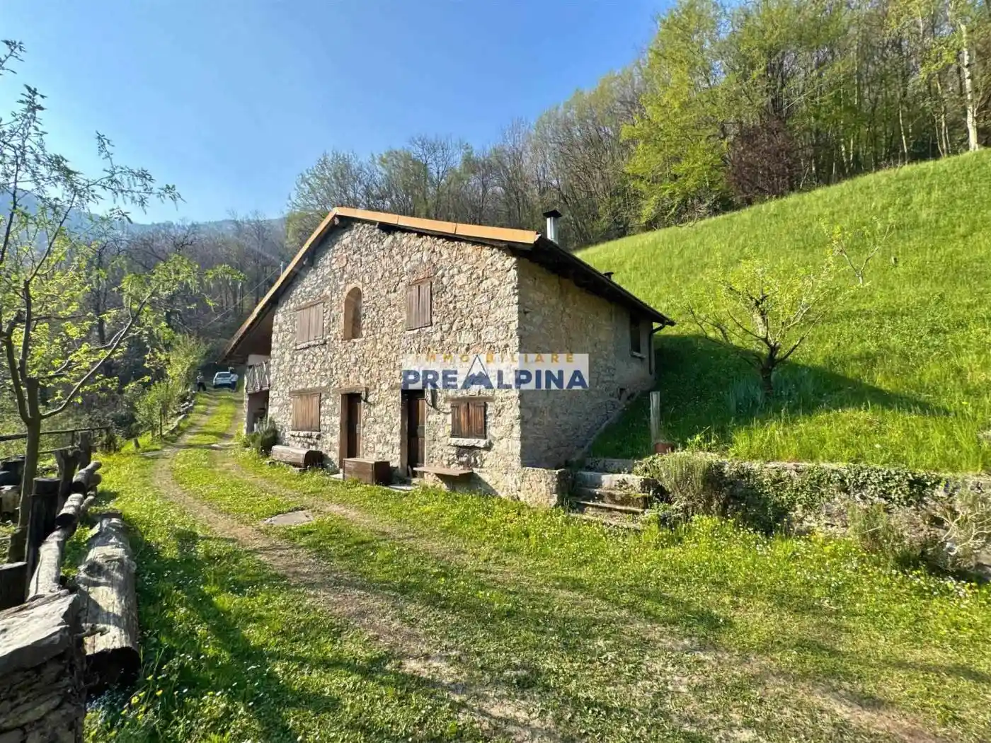 Rustico - Casale in vendita a Gazzaniga