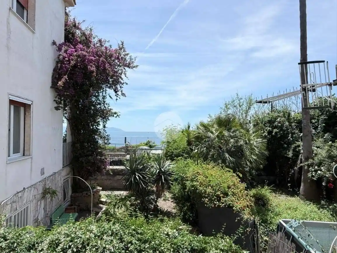 Appartamento in affitto a Napoli