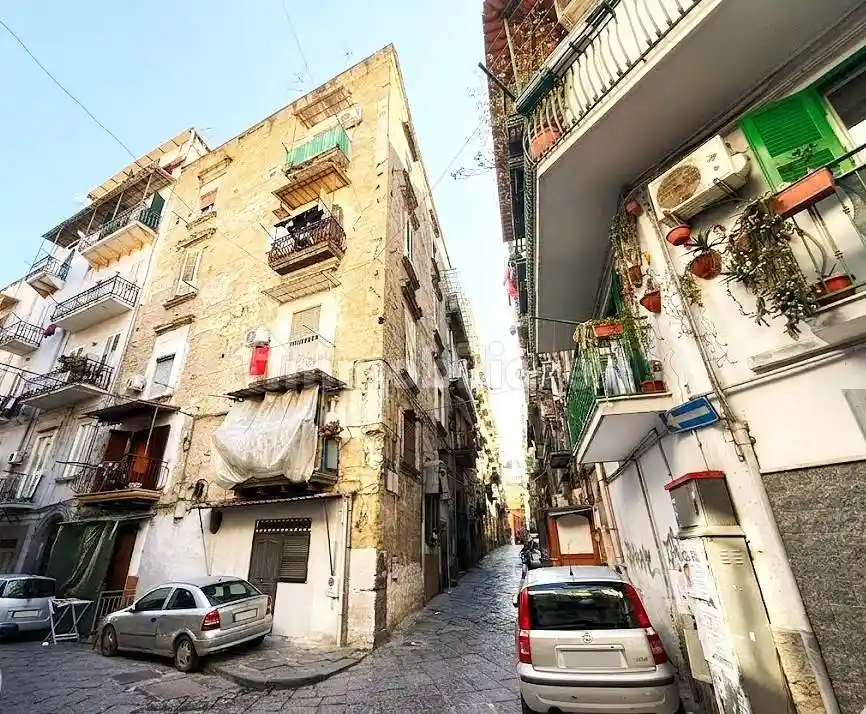 Appartamento in vendita a Napoli