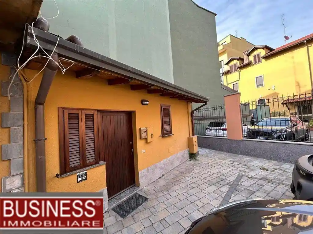 Casa indipendente in affitto a Corsico