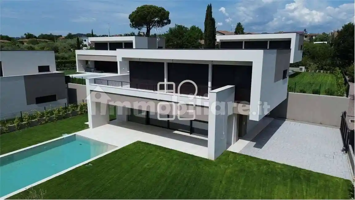 Villa in vendita a Moniga del Garda