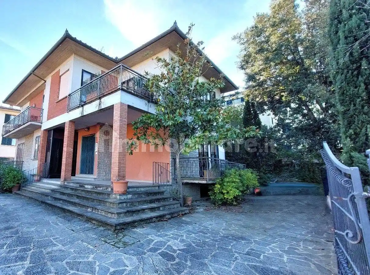 Villa in vendita a Foiano della Chiana