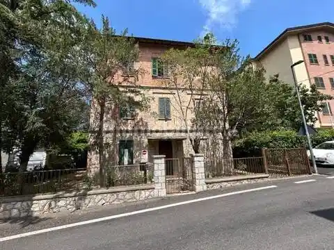 Palazzo - Edificio in vendita a Perugia