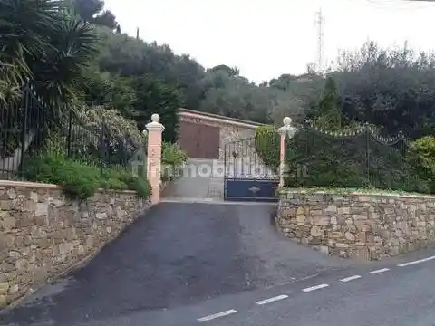Villa in vendita a Imperia