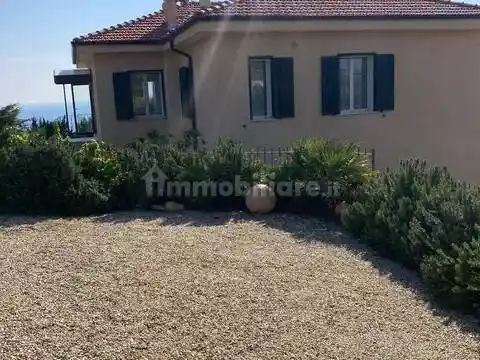 Villa in vendita a Costarainera