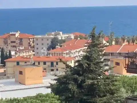Appartamento in vendita a Riva Ligure