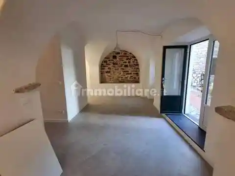 Appartamento in vendita a Cipressa