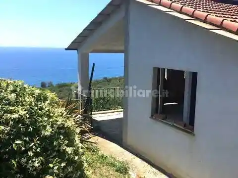 Villa in vendita a Imperia