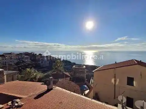 Appartamento in vendita a Cipressa