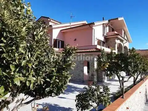 Appartamento in vendita a Imperia