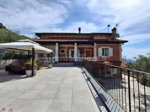 Villa in vendita a Imperia