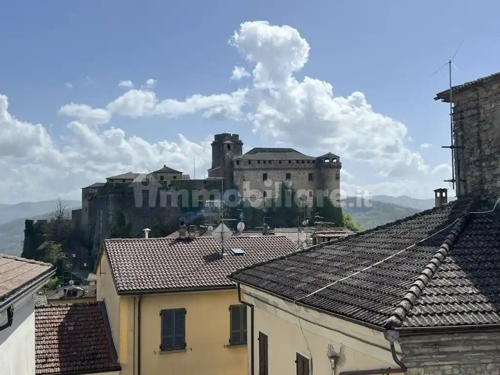 Appartamento in vendita a Bardi