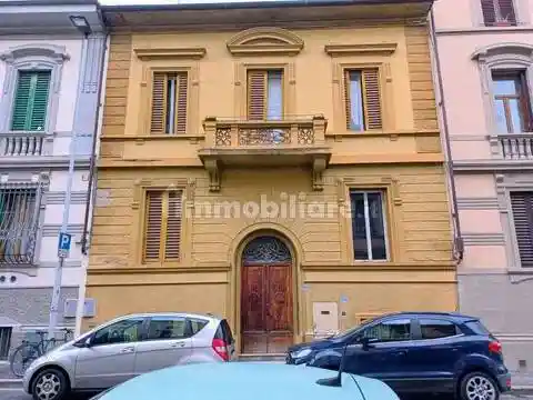 Appartamento in vendita a Firenze