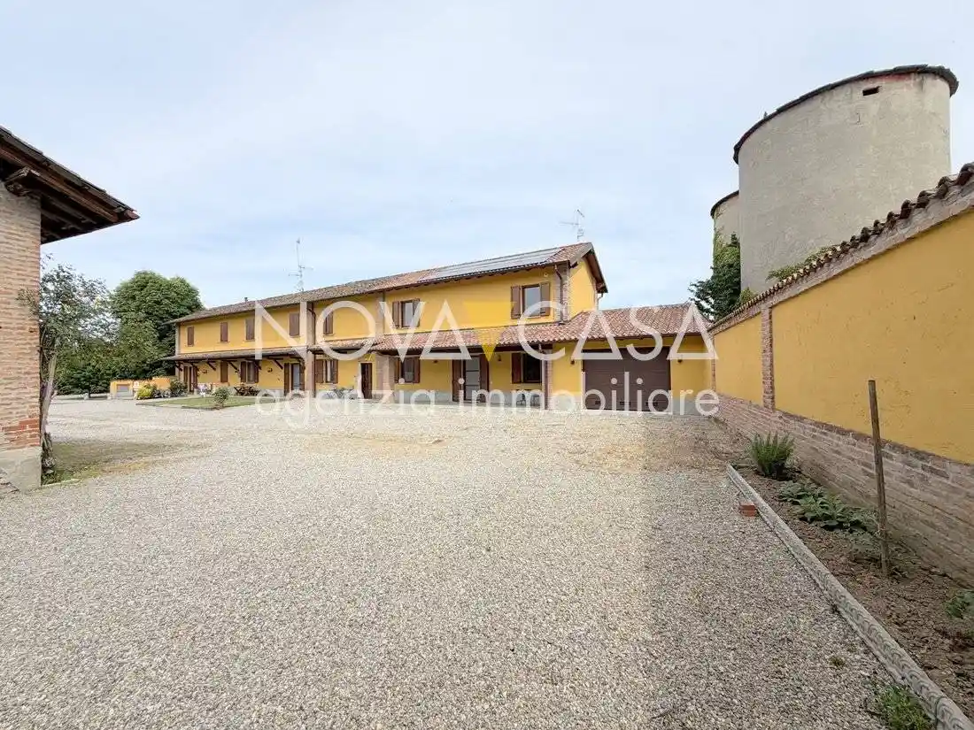 Rustico - Casale in vendita a Pandino