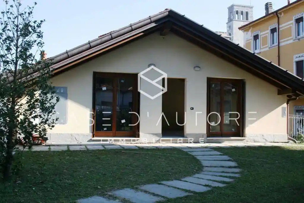 Villa in vendita a Varese