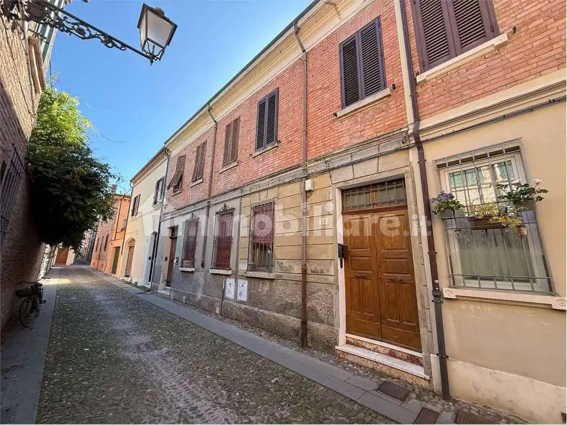 Casa indipendente in vendita a Ferrara