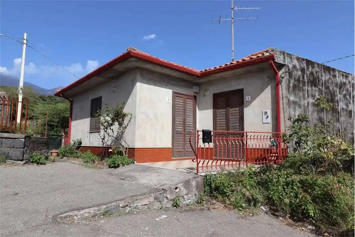 Casa indipendente in vendita a Milo