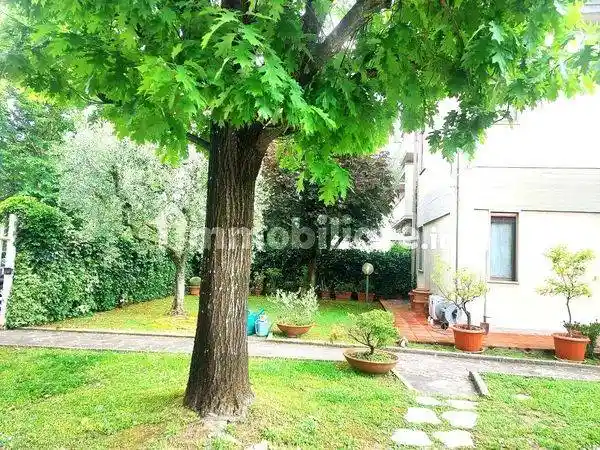 Villa in vendita a Campi Bisenzio