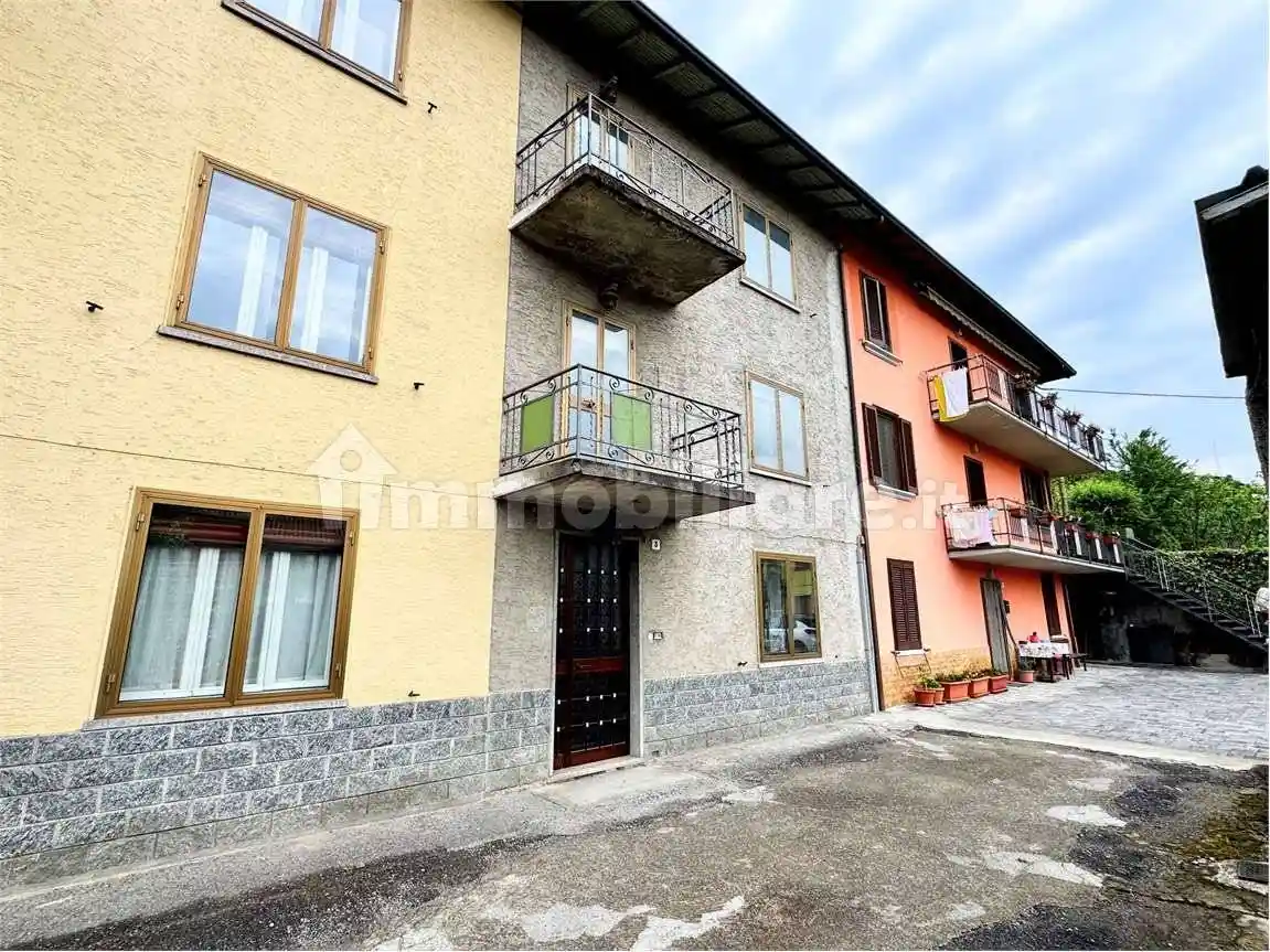 Casa indipendente in vendita a Rogno