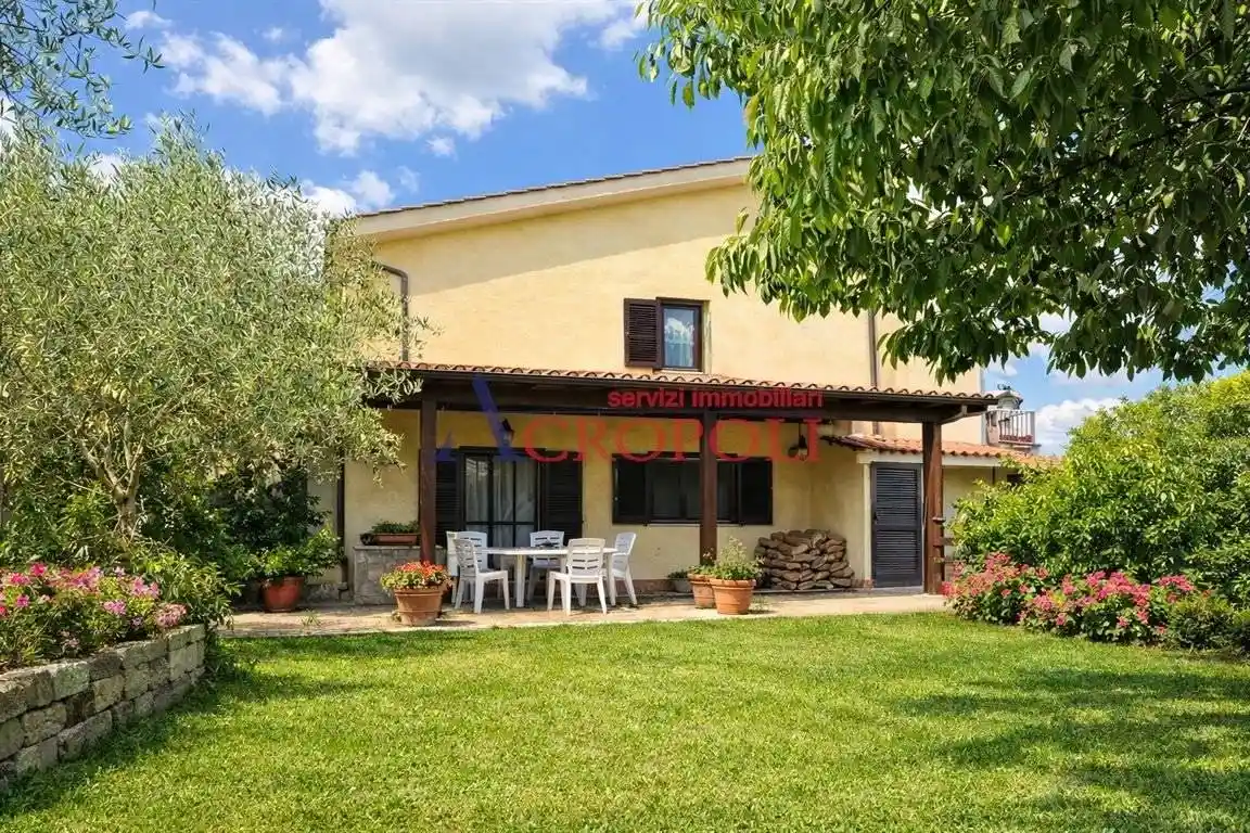 Villa in vendita a Bracciano