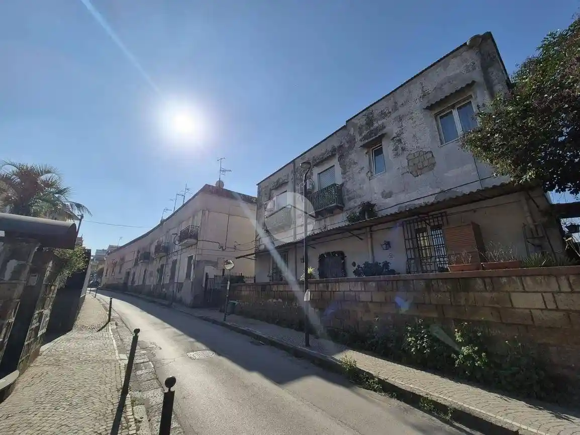 Palazzo - Edificio in vendita a Cercola