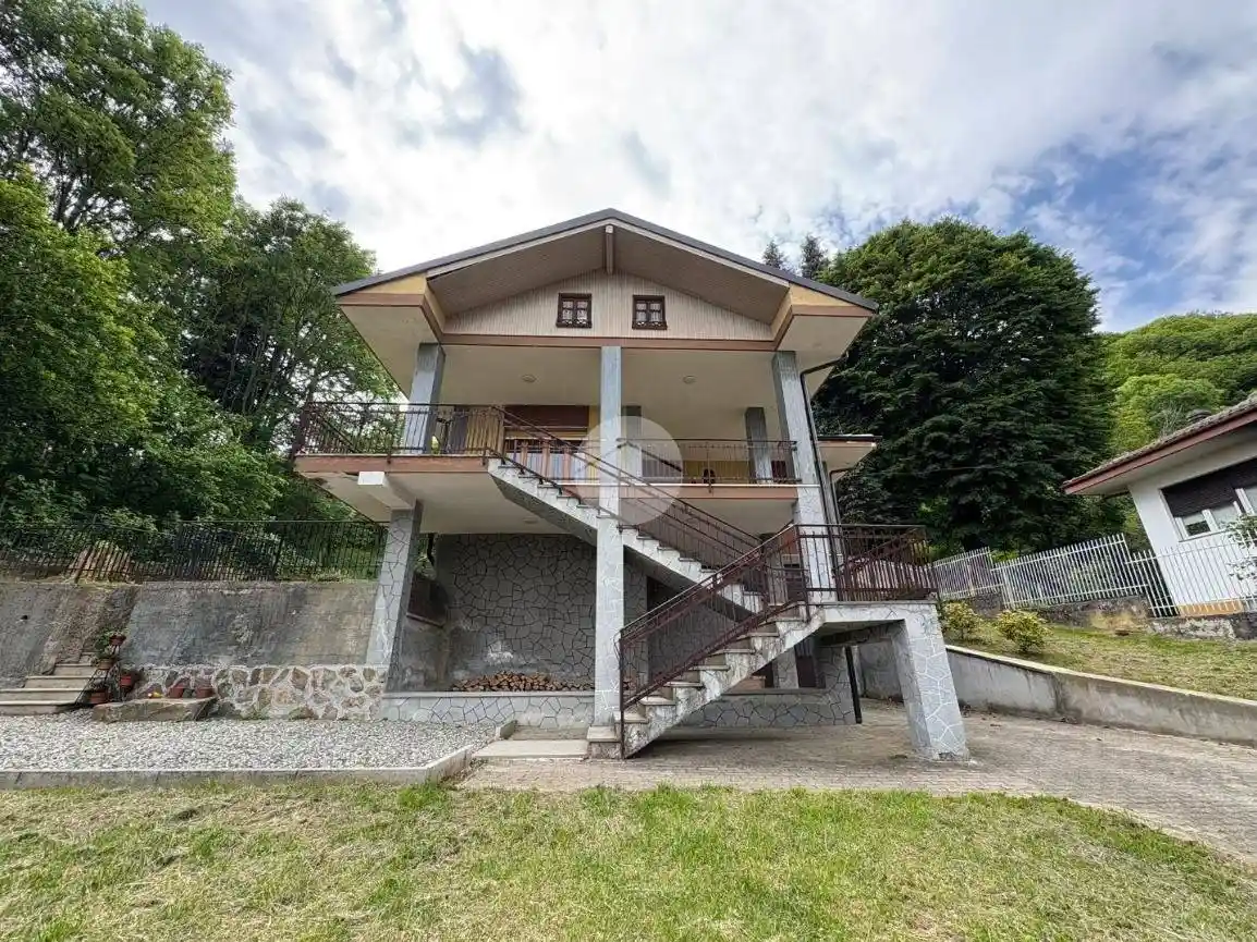 Villa in vendita a Cuorgnè