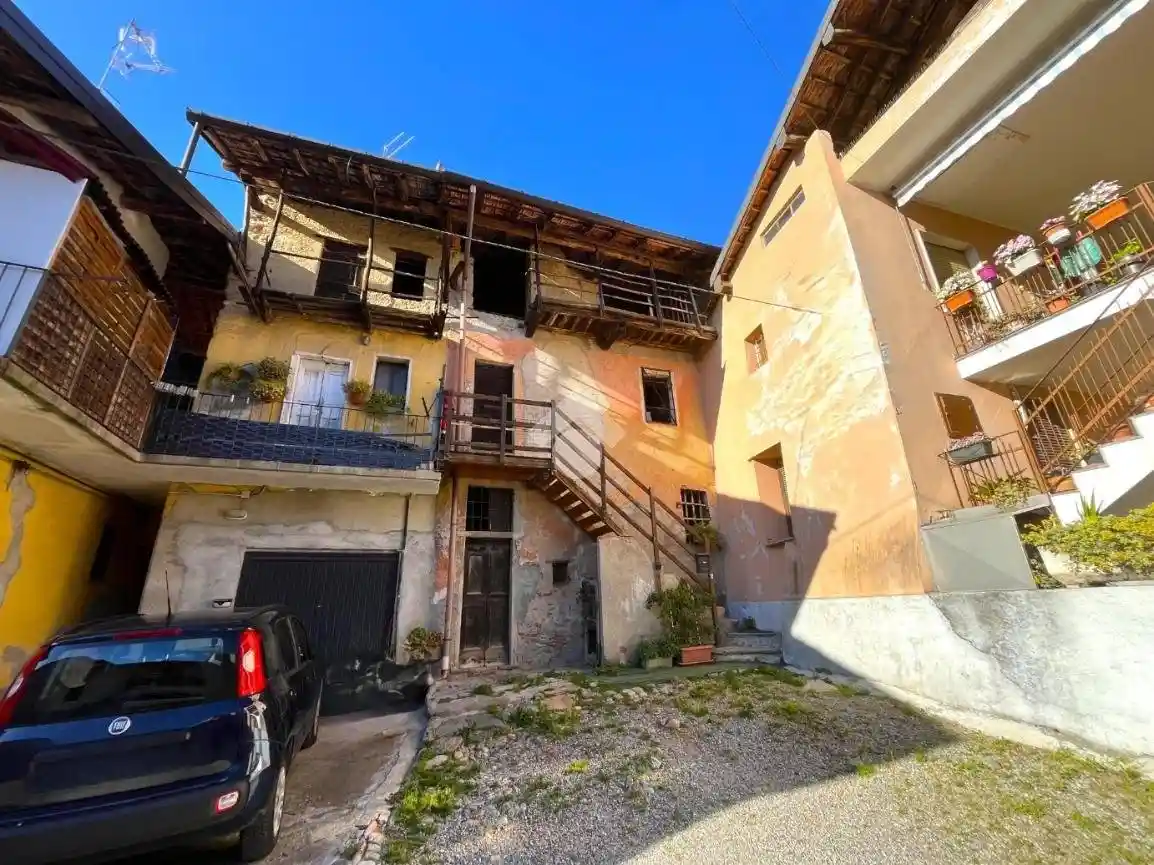 Rustico - Casale in vendita a Sumirago