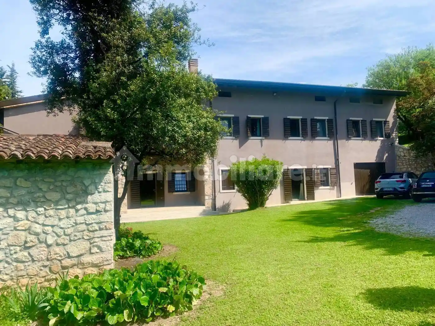 Rustico - Casale in vendita a Verona
