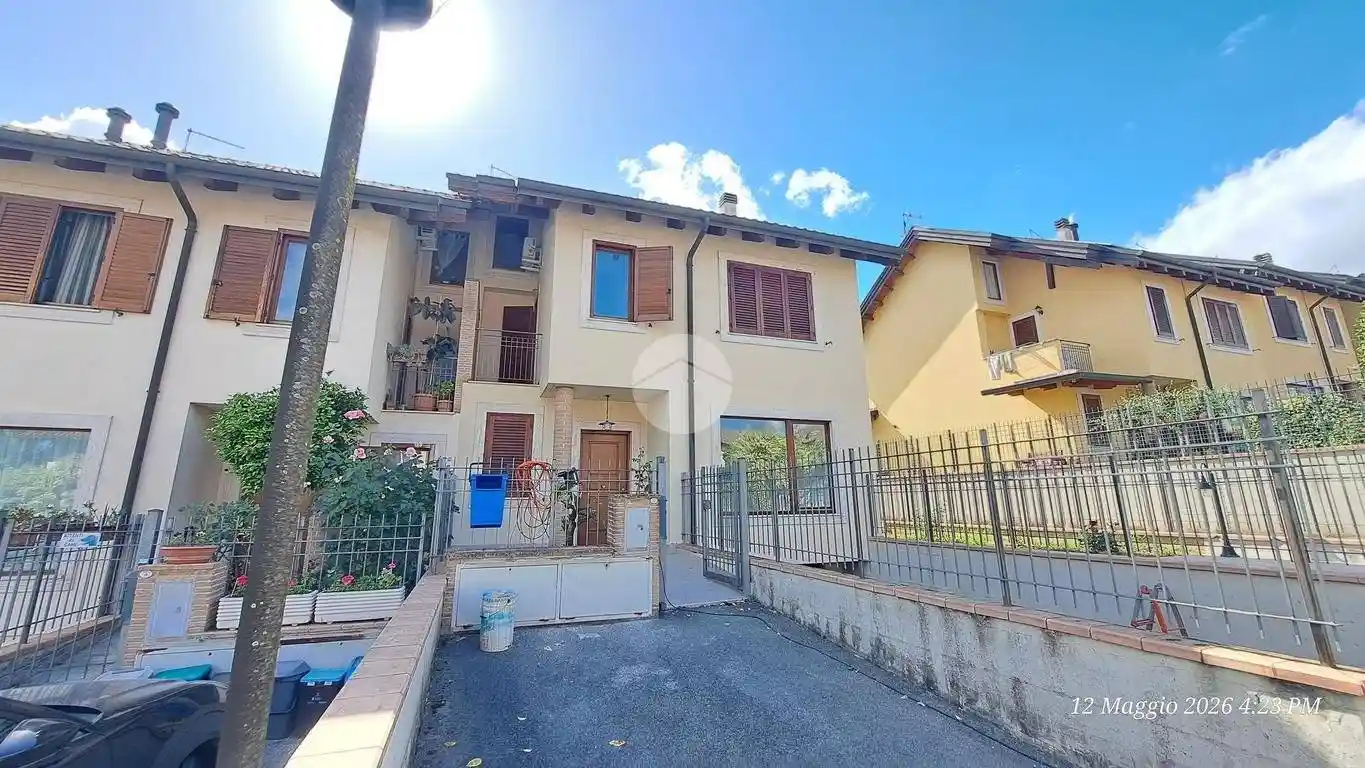 Villetta a schiera in affitto a Frosinone