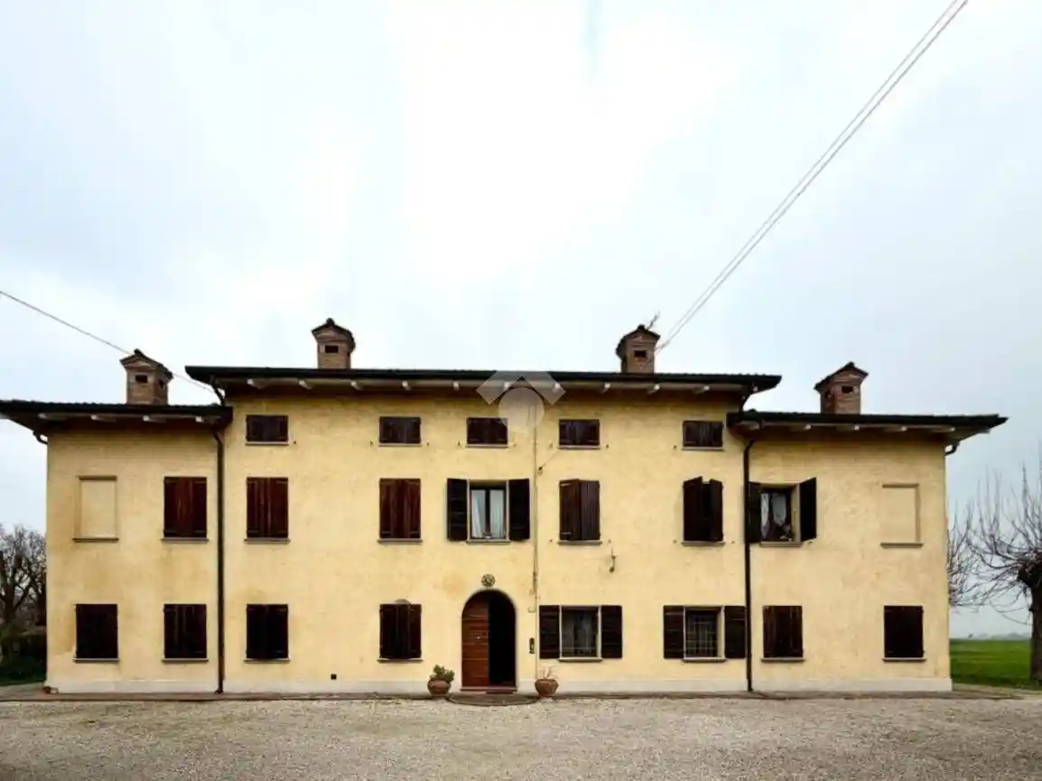 Villa in vendita a Novellara
