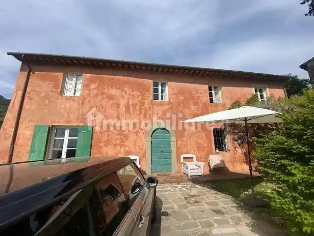 Rustico - Casale in vendita a Lucca