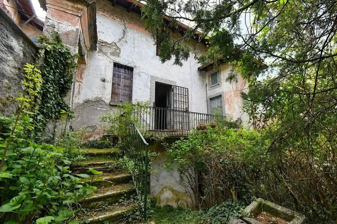 Appartamento in vendita a Faggeto Lario