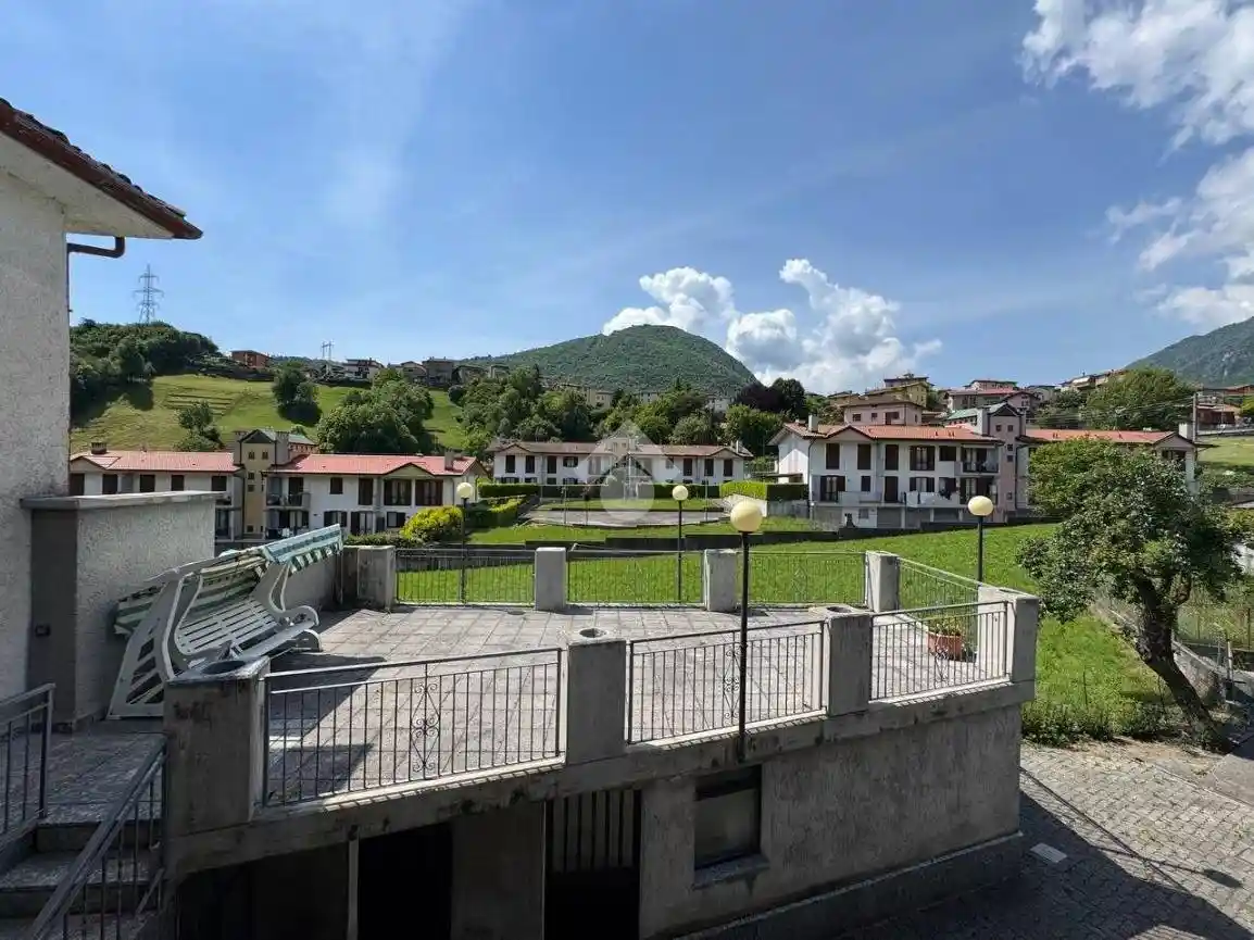 Casa indipendente in vendita a Pianico