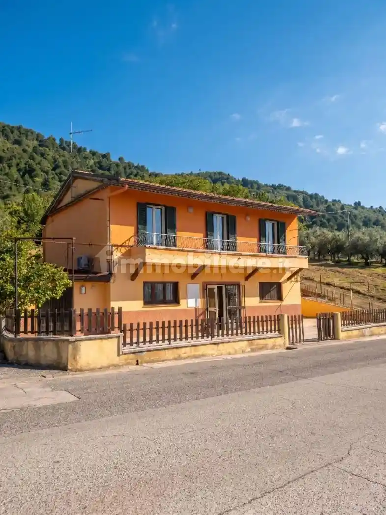 Casa indipendente in vendita a Alatri