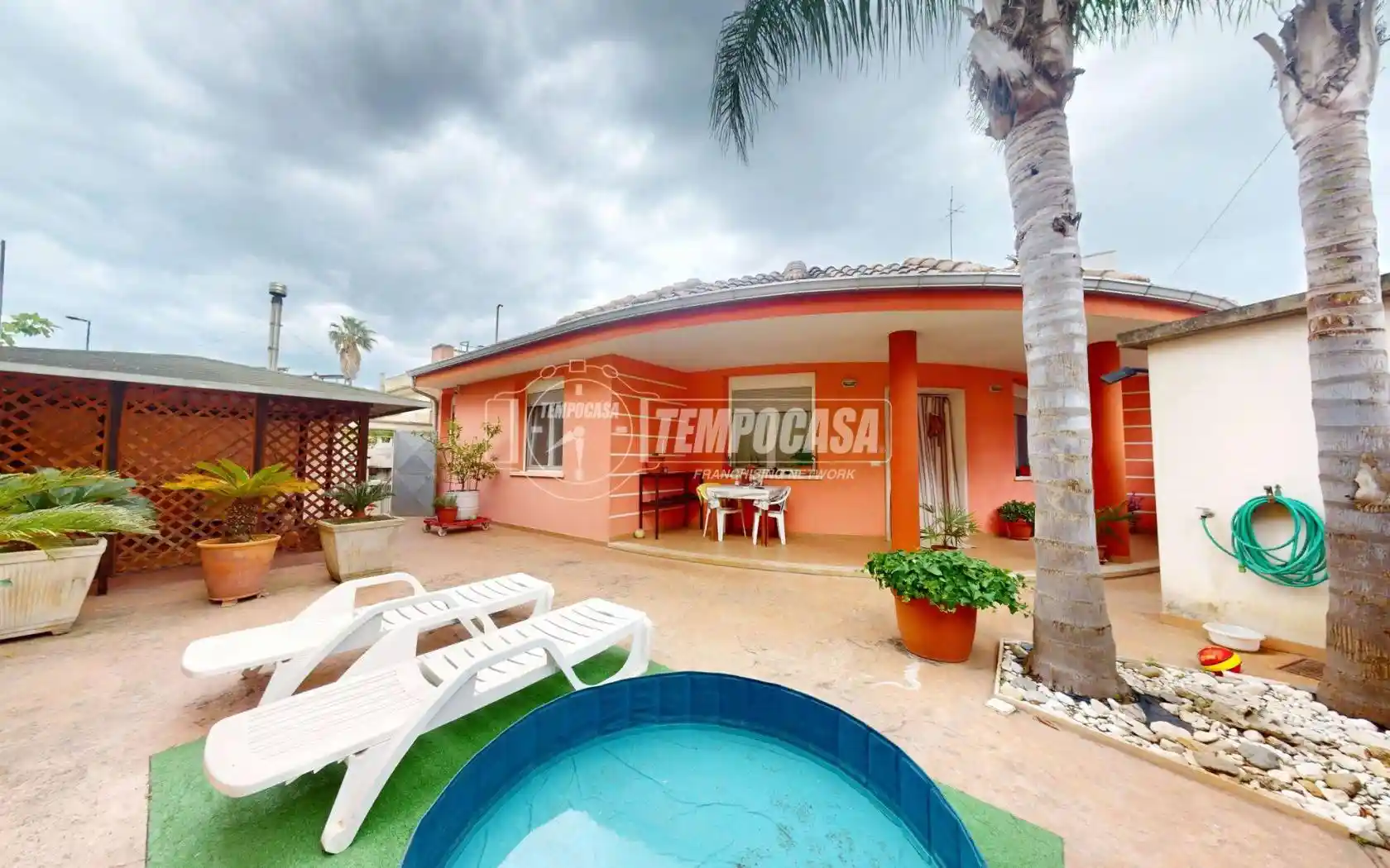 Villa in vendita a Aradeo