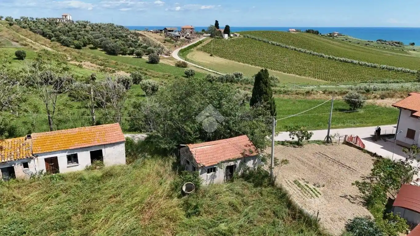 Rustico - Casale in vendita a Roseto degli Abruzzi