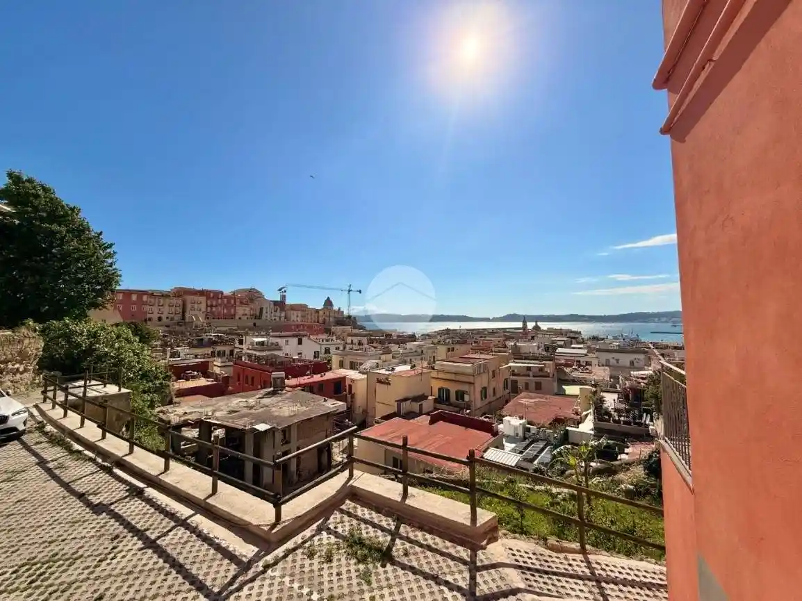 Appartamento in vendita a Pozzuoli
