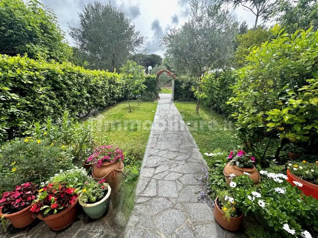 Casa indipendente in vendita a Pisa