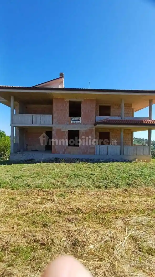 Casa indipendente in vendita a Mosciano Sant'Angelo